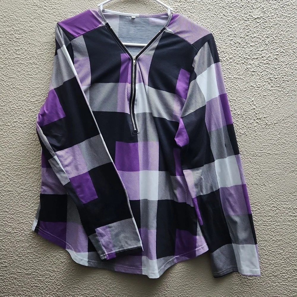 🔴 3 for $12 No brand, long sleeve, plaid zip up top - Picture 1 of 4